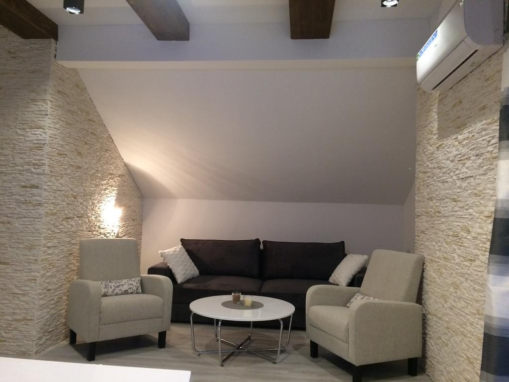 The Old Well Apartment *